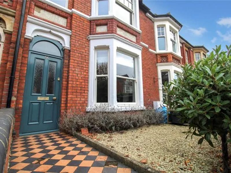 Goddard Avenue (145) in Swindon, England photo 1