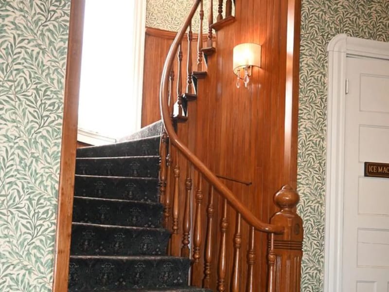 Sunnyside House in Gloucester, England photo 1