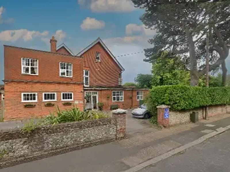Wraysbury House Limited - Nursing Home in Worthing, England photo 3