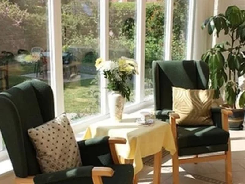 Wraysbury House Limited - Nursing Home in Worthing, England photo 2