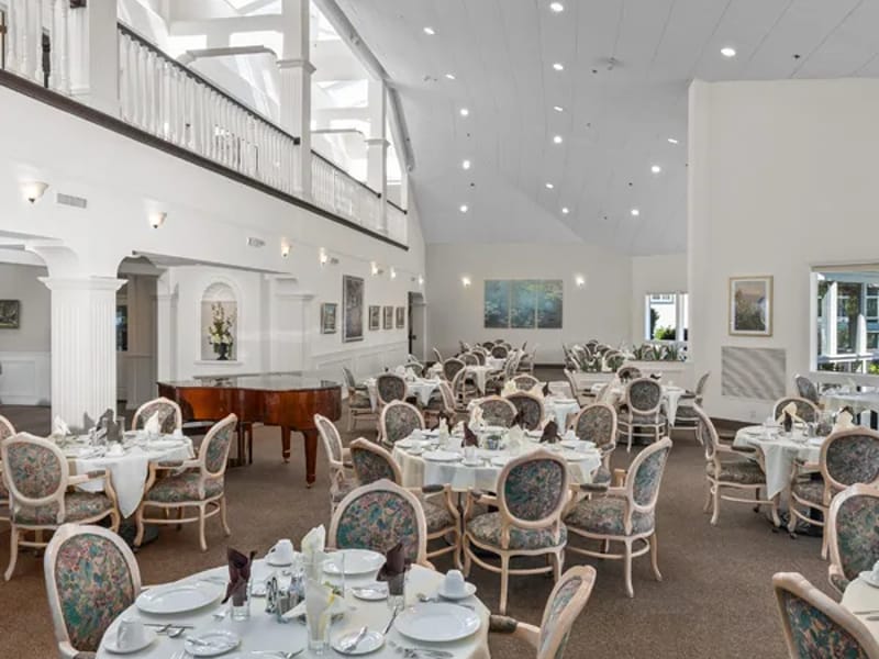 Chateau Lake San Marcos Community Care Center - Assisted Living in San Marcos, CA photo 2