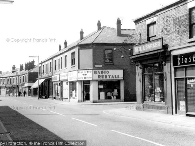 Bankfield Road - Assisted Living in Widnes, England photo 2