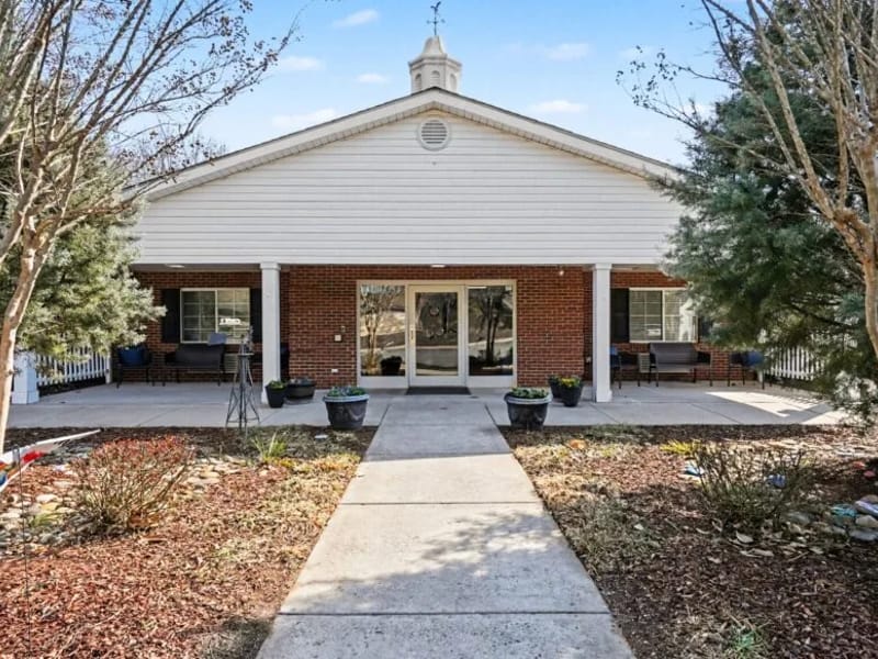 Cambridge House - Assisted Living in Hildebran, NC photo 3