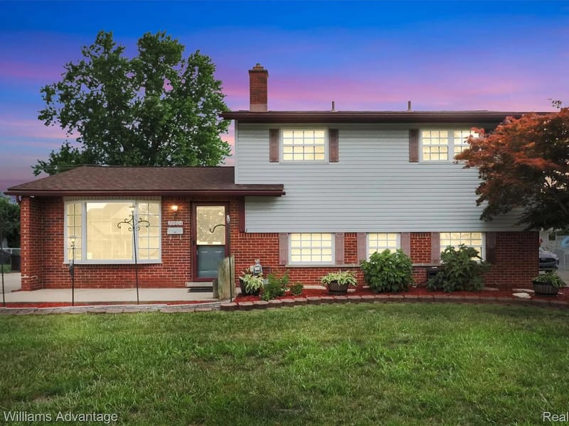 Curtis House - Assisted Living in Livonia, MI photo 2