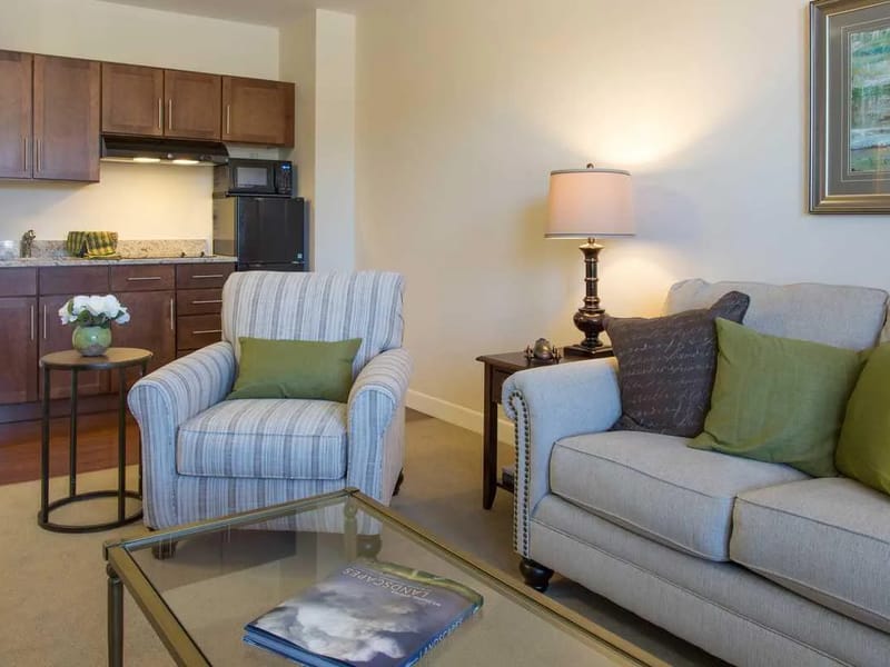 The Residence At Five Corners - Assisted Living in Easton, MA photo 3
