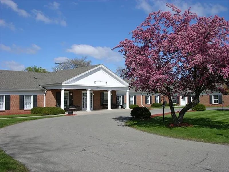 Dimondale Nursing Care Center - Nursing Home in Dimondale, MI photo 3