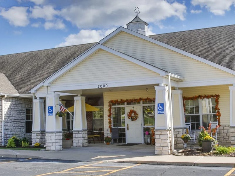 Bickford - Peoria Ii Cottage — Assisted Living, Peoria, IL · photo 3