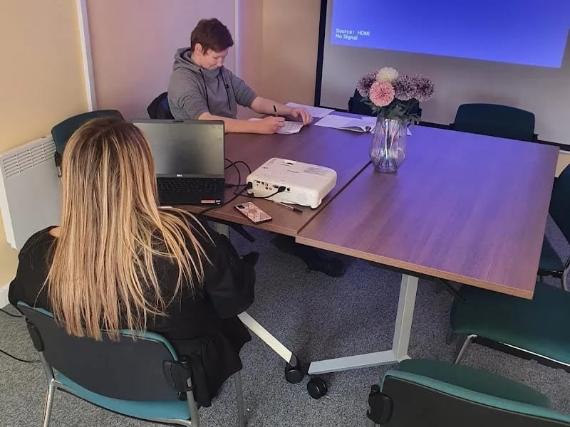 Helping Hands West Bridgford in Nottingham, England photo 4