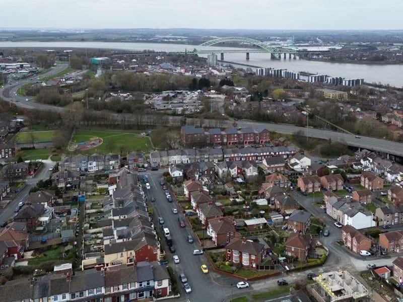 Holmdale - Assisted Living in Runcorn, England photo 2