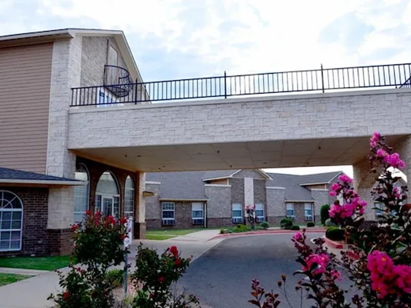 The Wilshire Skilled Nursing and Therapy - Nursing Home in Oklahoma City, OK photo 2