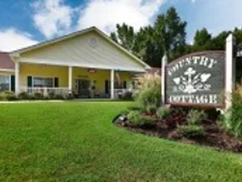 Columbia Cottage-Florence - Assisted Living in Florence, AL photo 2