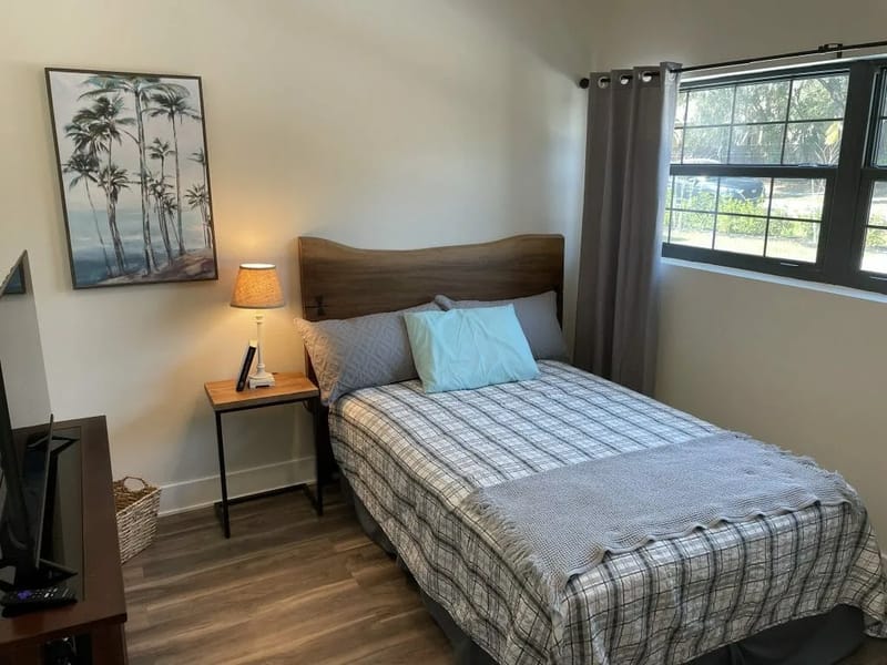 Bear Lake Retirement Home - Assisted Living in Apopka, FL photo 3