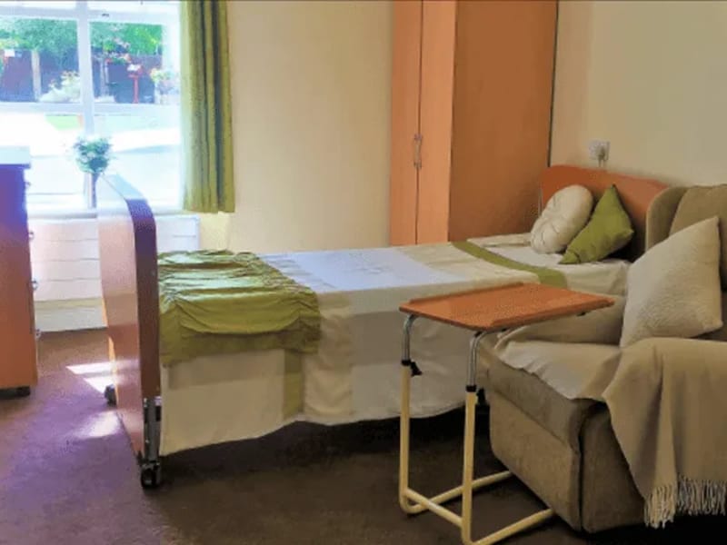 Kings Court Care Centre - Nursing Home in Swindon, England photo 1