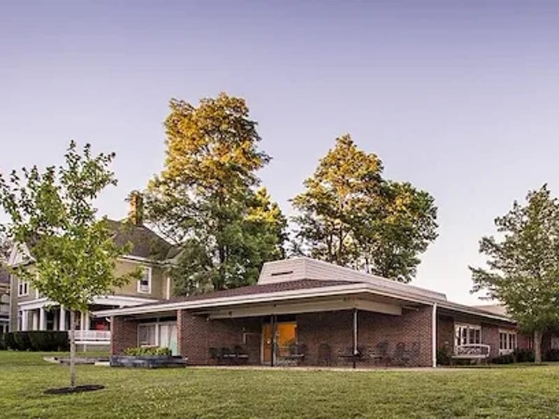 Fulton Manor Care Center — Nursing Home, Fulton, MO · photo 2