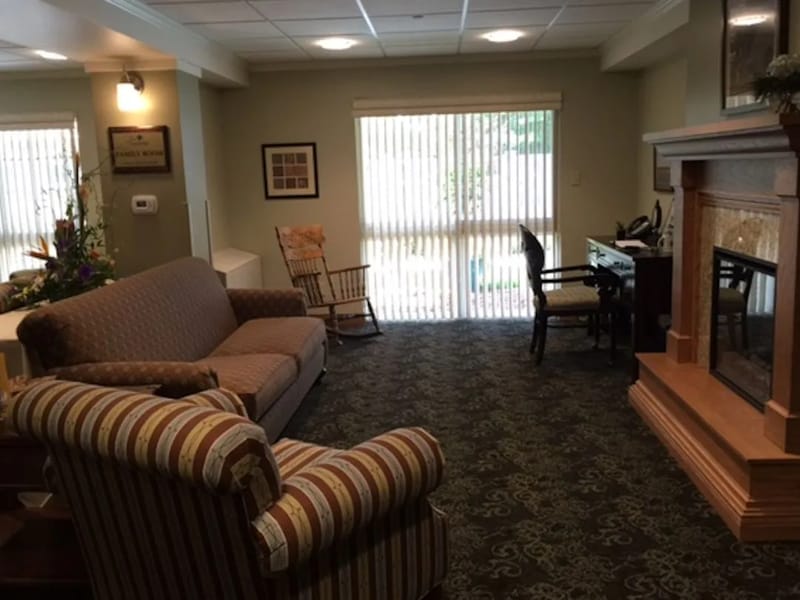 Friendship Manor Of Illinois - Assisted Living in Rock Island, IL photo 4