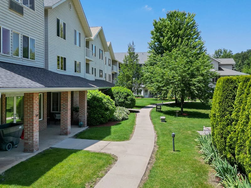 Blue Water Lodge - Assisted Living in Fort Gratiot, MI photo 3