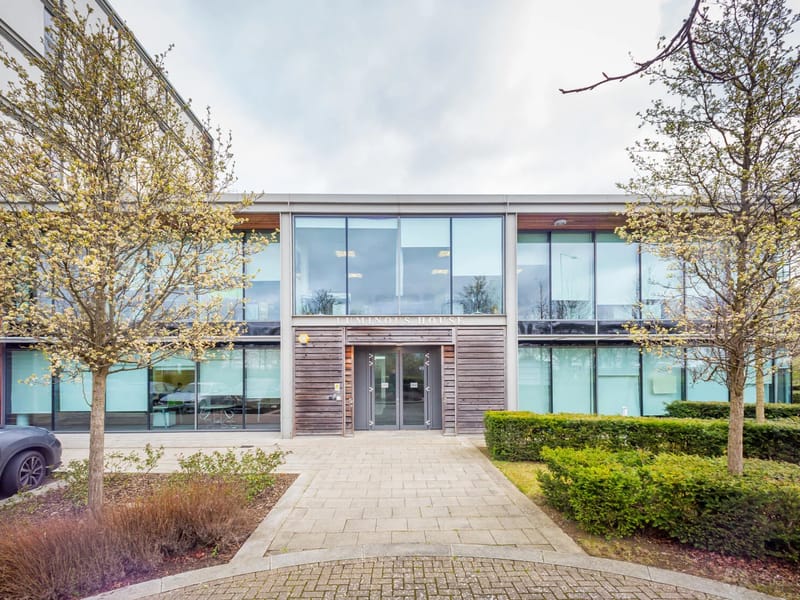 Noble House in Milton Keynes, England photo 2