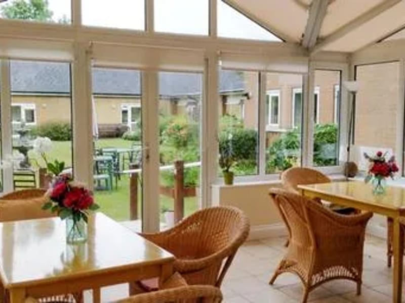 Eversfield House - Nursing Home in Sutton, England photo 3