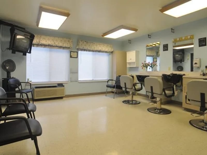 Aria at Mitchell Manor - Nursing Home in West Allis, WI photo 3