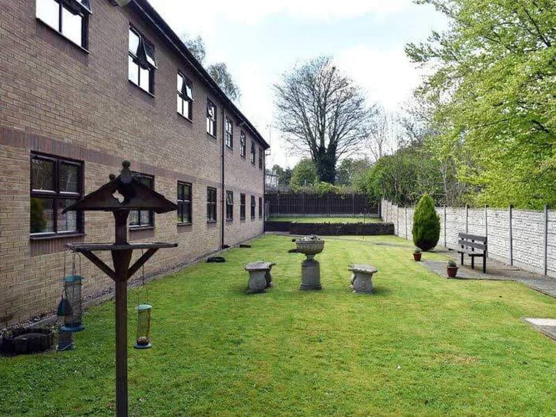 Aden View Care Home - Assisted Living in Huddersfield, England photo 2