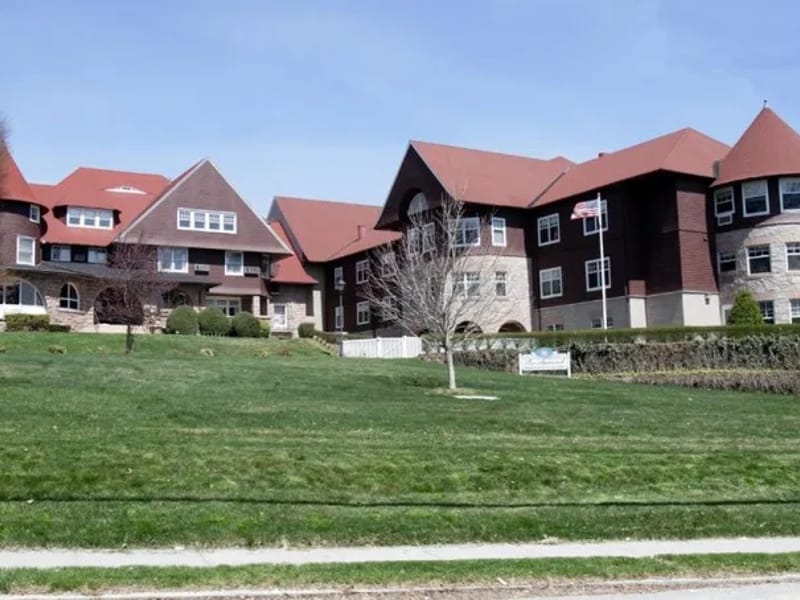 Beechwood Health & Rehabilitation Center - Assisted Living in New London, CT photo 1