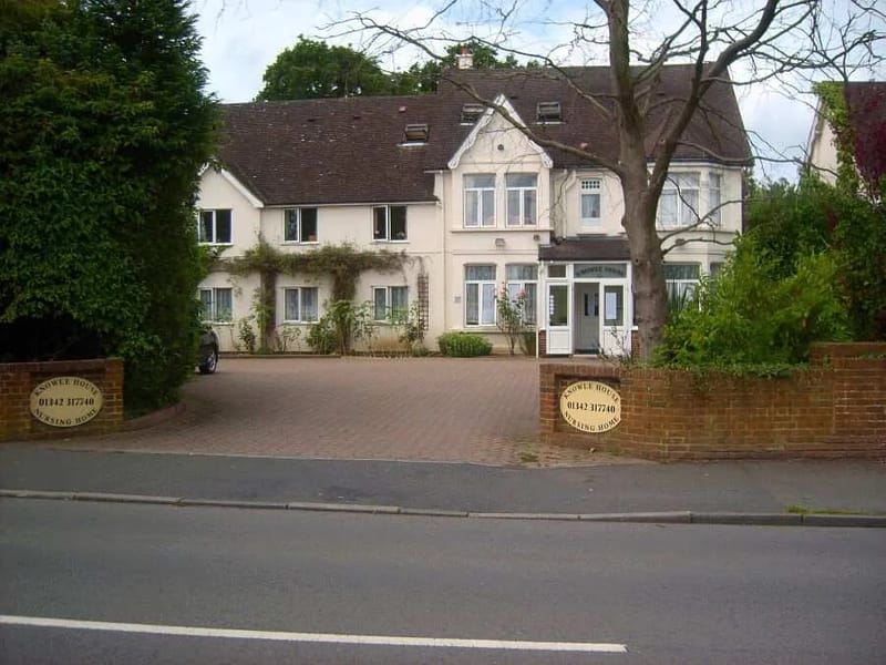 Knowle House Nursing Home - Nursing Home in East Grinstead, England photo 2
