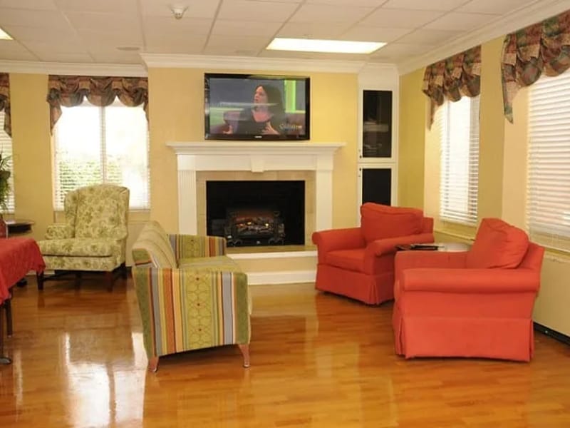 Nhc Healthcare - Clinton — Nursing Home, Clinton, SC · photo 3
