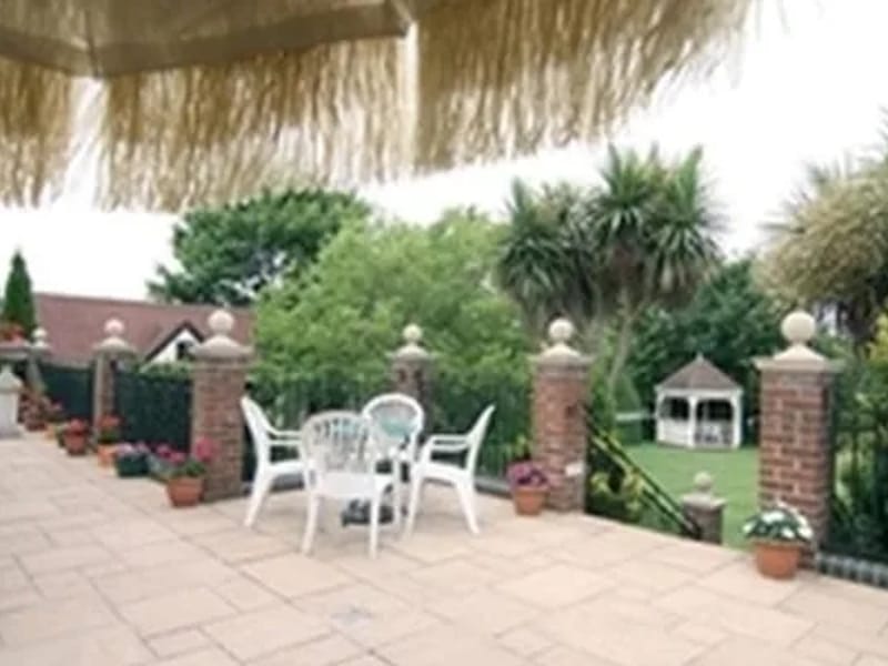 Lugano Residence for the Elderly - Assisted Living in Buckhurst Hill, England photo 2