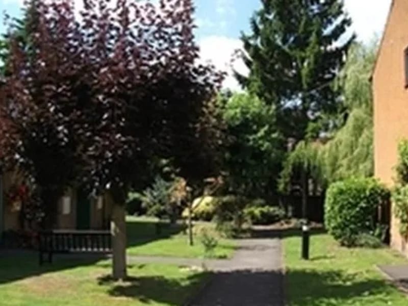 Woodlands Quaker Care Home - Nursing Home in Wolverhampton, England photo 3
