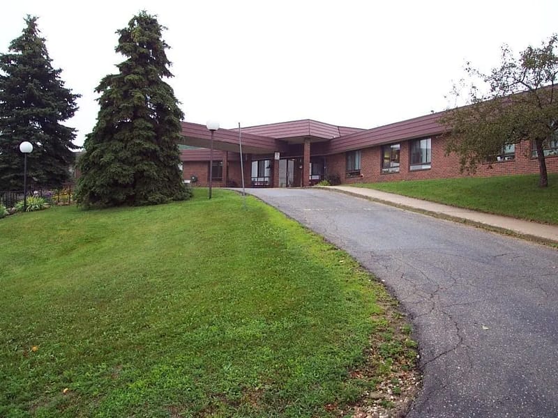 SUMMIT PLACE - Nursing Home in Owen Sound, ON photo 1