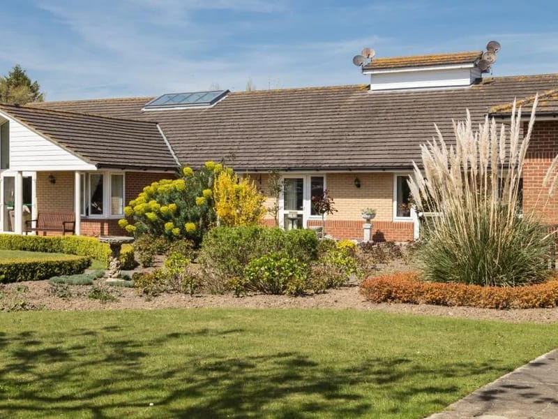Oulton Park Care Centre - Nursing Home in Lowestoft, England photo 2