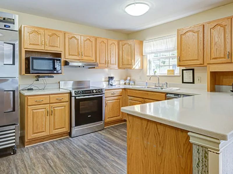 Arden Courts (Chagrin Falls) - Assisted Living in Bainbridge, OH photo 3