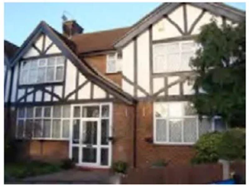 Ashington House - Assisted Living in Worcester Park, England photo 2