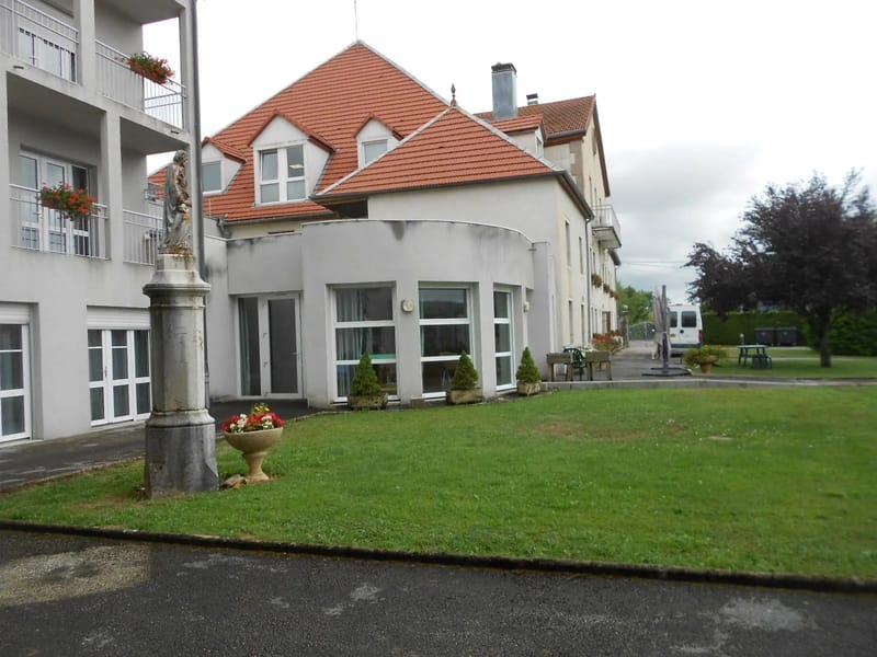 EHPAD SAINT-JOSEPH - EHPAD in VAUGNERAY, Auvergne-Rhône-Alpes photo 1