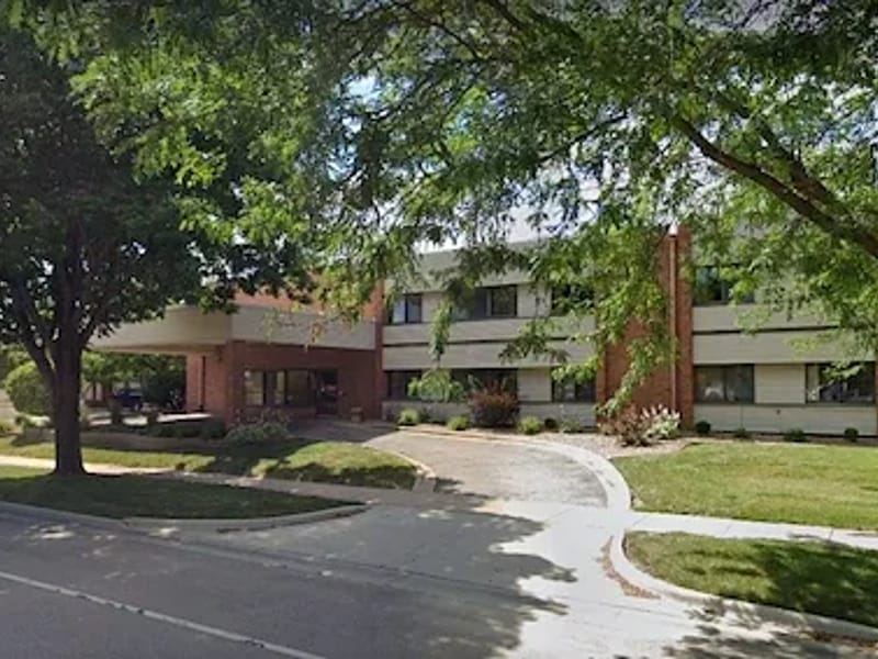 Living Center West - Nursing Home in Cedar Rapids, IA photo 2