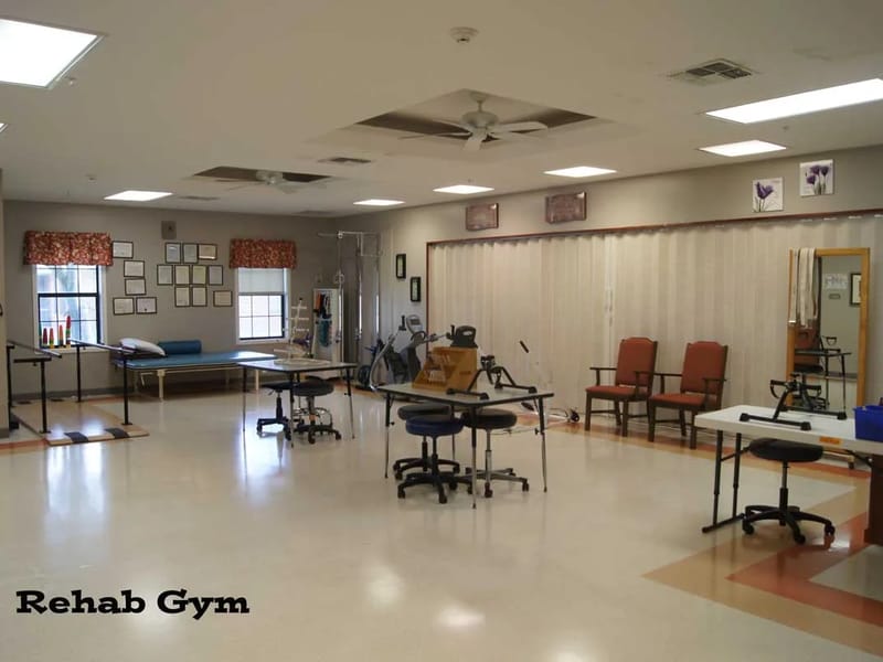 Mission Point Nursing & Physical Rehabilitation Ce - Nursing Home in Clarkston, MI photo 3