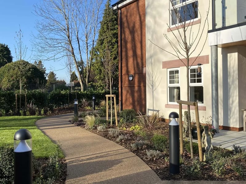 Horsell Lodge - Assisted Living in Woking, England photo 3