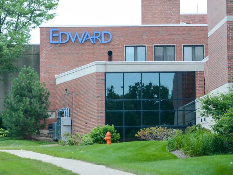 Edward Hospital - Hospital in Naperville, IL photo 4