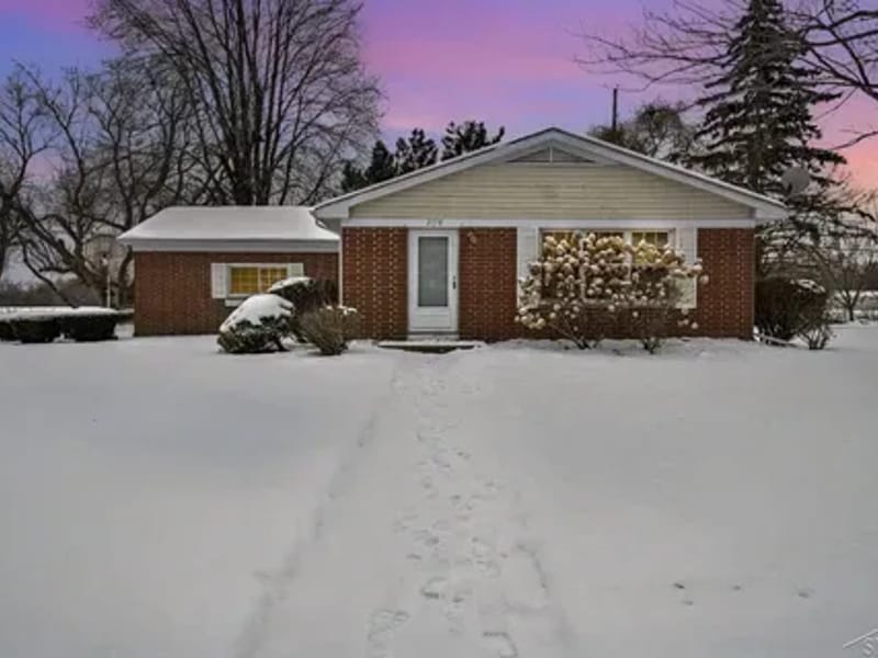 D.E.B. Afc, Inc. #2 — Assisted Living, Saginaw, MI · photo 1