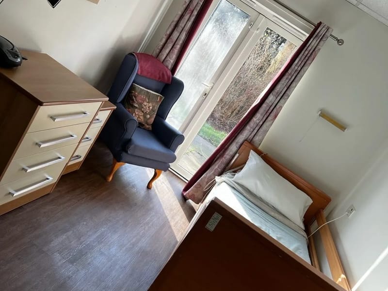 Cherry Holt Care Home - Assisted Living in Retford, England photo 2