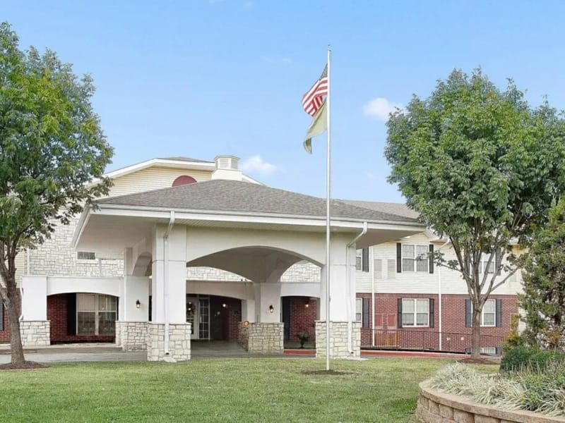 Benton House Of Raymore — Assisted Living, Raymore, MO · photo 3