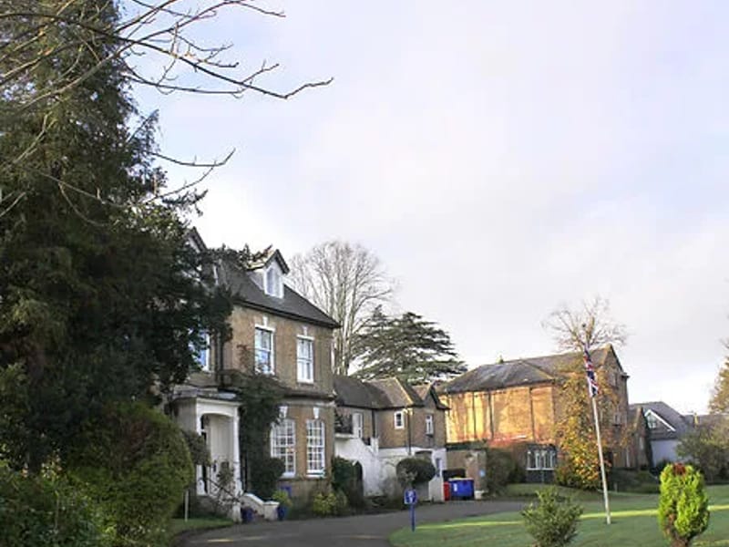 Royal Cambridge Home - Assisted Living in East Molesey, England photo 3