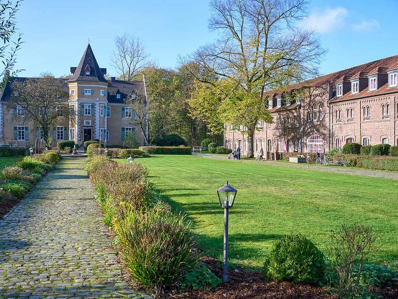 Alloheim Senioren-Residenz "Schloß Westhusen" - Pflegeheim in Dortmund, Nordrhein-Westfalen photo 3