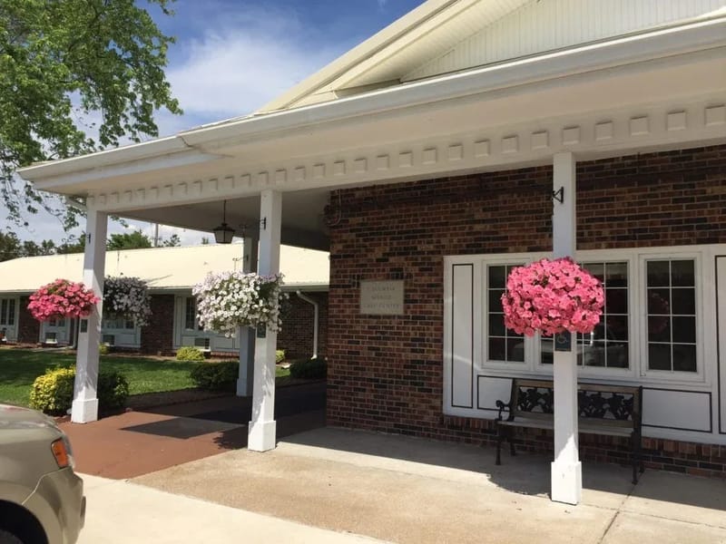 Columbia Manor Health & Rehabilitation — Nursing Home, Columbia, MO · photo 2