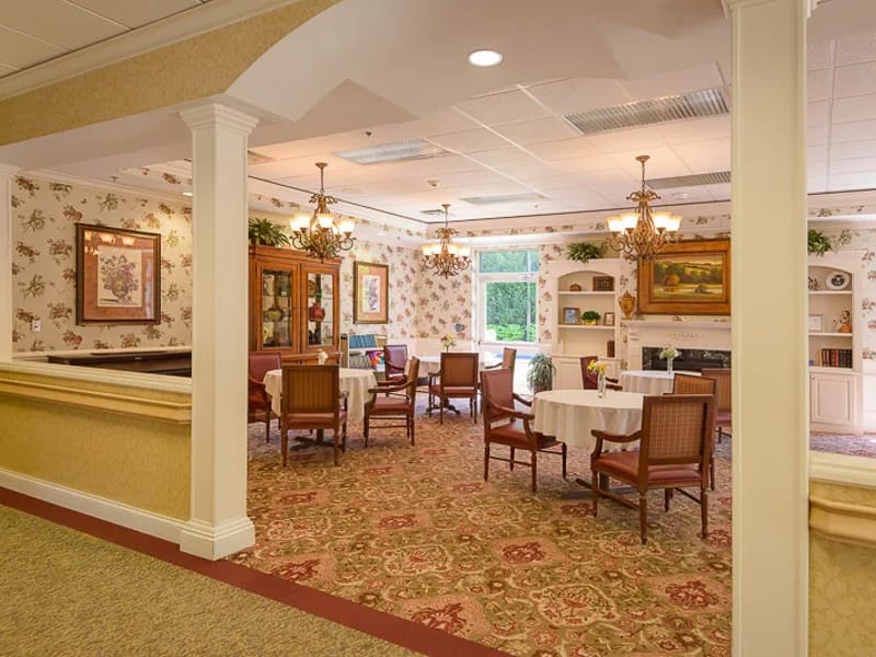 Life Care Center of Hendersonville - Nursing Home in Hendersonville, NC photo 3