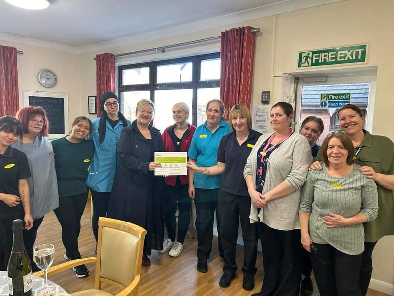 Lyncroft Care Home - Nursing Home in Alfreton, England photo 3