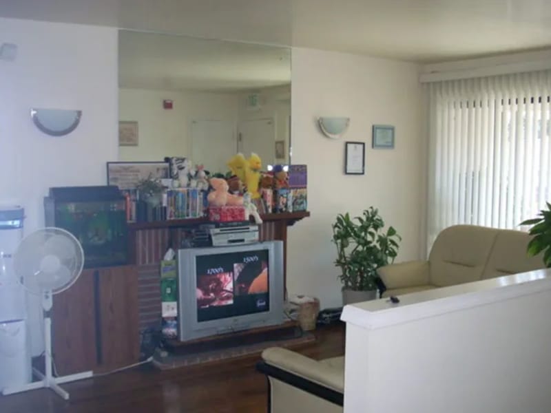 Araville Residential Care Home Iii - Assisted Living in South San Francisco, CA photo 2