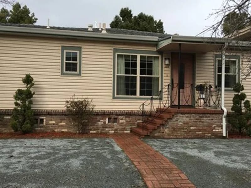 Acacia Manor - Assisted Living in Burlingame, CA photo 3