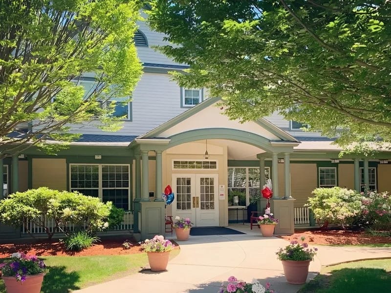 Tatnuck Park At Worcester - Assisted Living in Worcester, MA photo 2