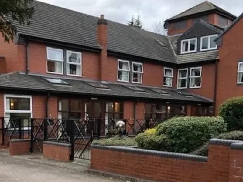 St Armands Court in Leeds, England photo 1